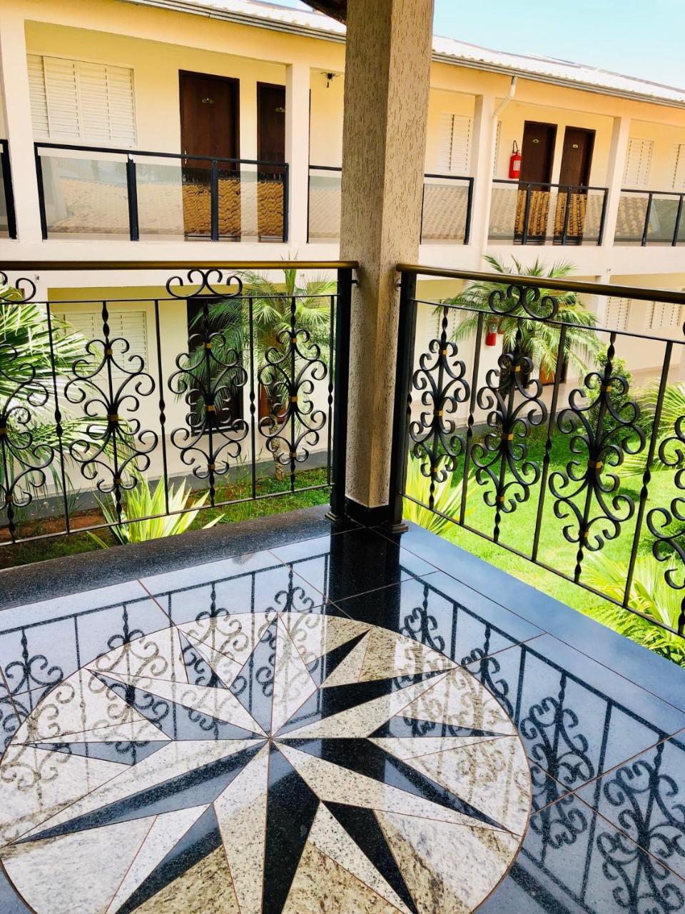 Porto Verde Hotel Lins Eksteriør billede